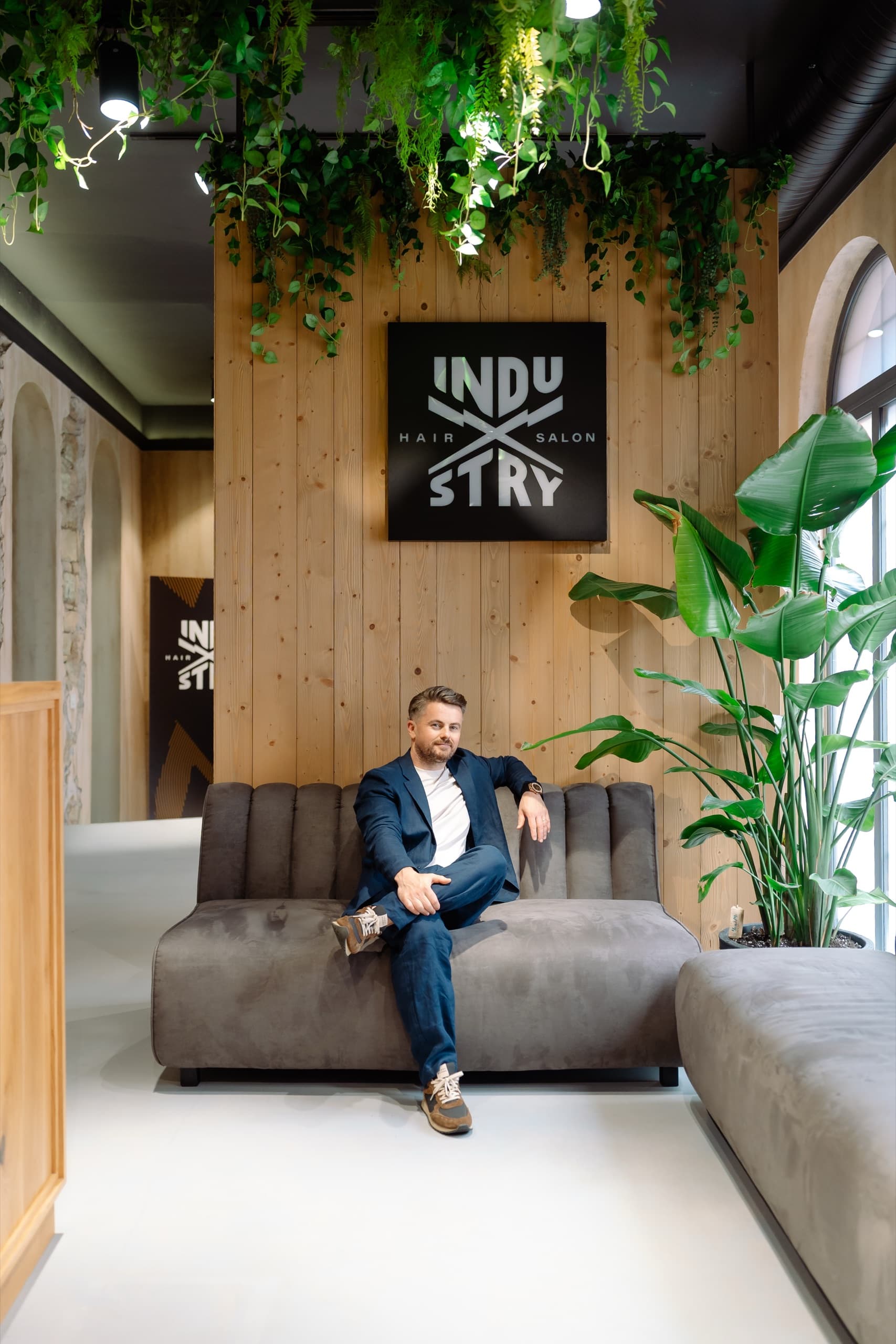 Portretul lui Dumitru Pop, fondator și designer de interior PODOQ Studio